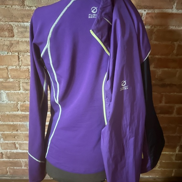 North Face Flight Series Windbreaker w Reflective Trim.  Purple & Black, Small. - Picture 3 of 14